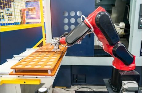 数字化浪潮赋能 智慧工厂如何为化妆品与教学用品行业持续增值